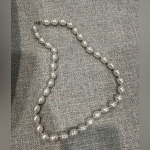 Beautiful Vintage large faux pearl necklace